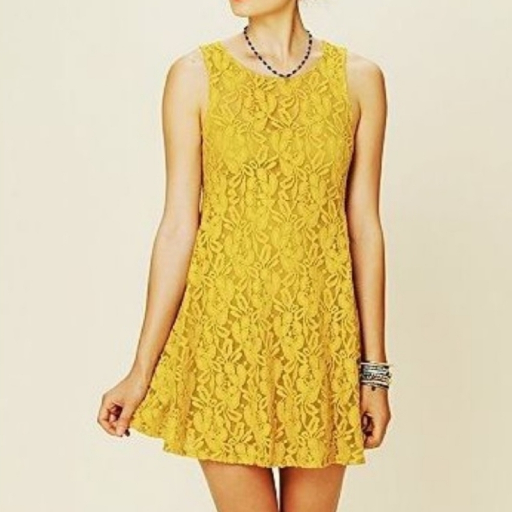 Free People | Miles of Lace | Yellow Lace Over Snap in Slip XS
